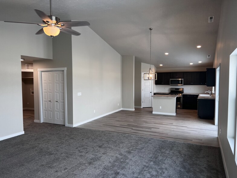 Building Photo - 11446 W Teratai St