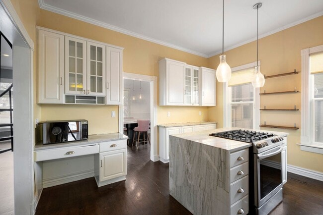 Building Photo - Beautiful Home in Salt Lake Avenues (ABC S...