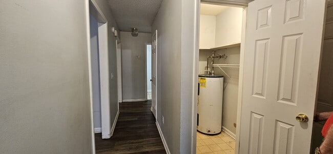 Building Photo - 211 Plantation Rd