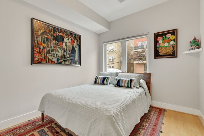 Building Photo - Lovely 2 BR/ 2 BA Condo in Adams Morgan!