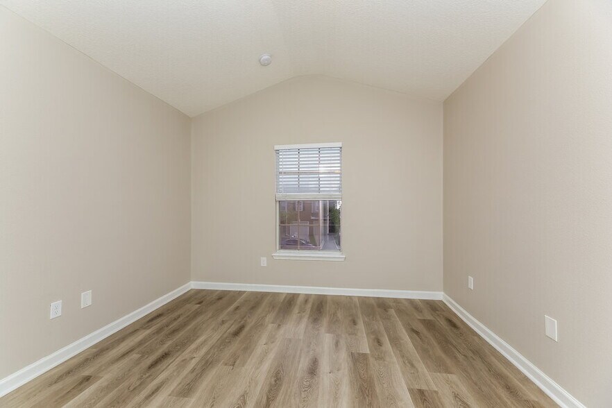 Building Photo - 4103 Crownwood Dr
