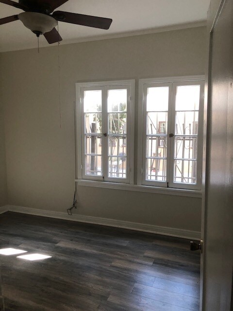 Building Photo - 410 N Orange Grove Ave