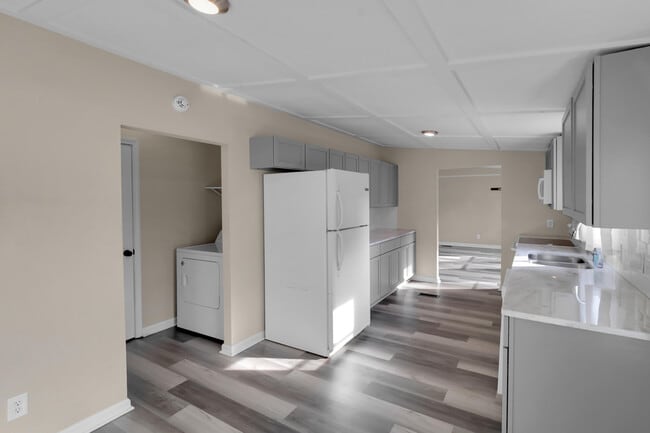 Building Photo - 1964 Adams St