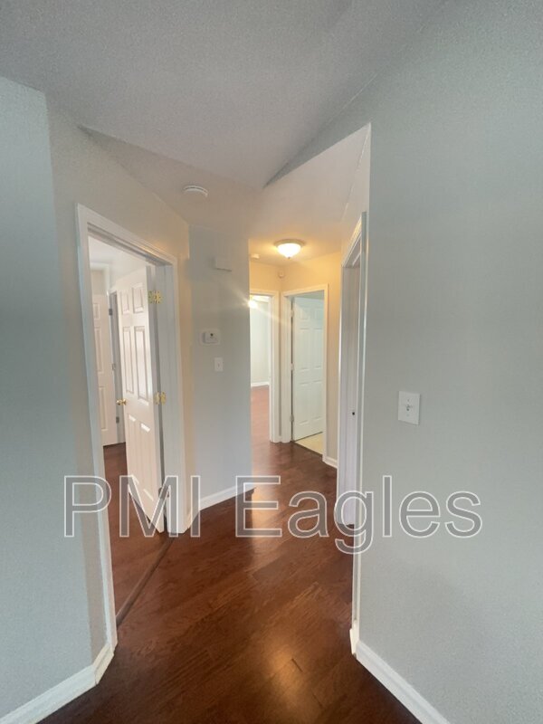Building Photo - 102 Milard Ct