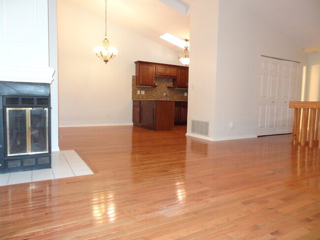 Building Photo - 450 Bridle Trail