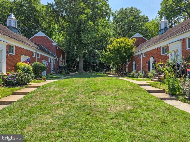Building Photo - 3710 Gunston Rd
