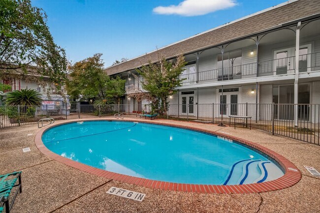 Building Photo - 3300 Yorktown St