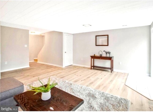 Building Photo - 2919 Seminole Rd