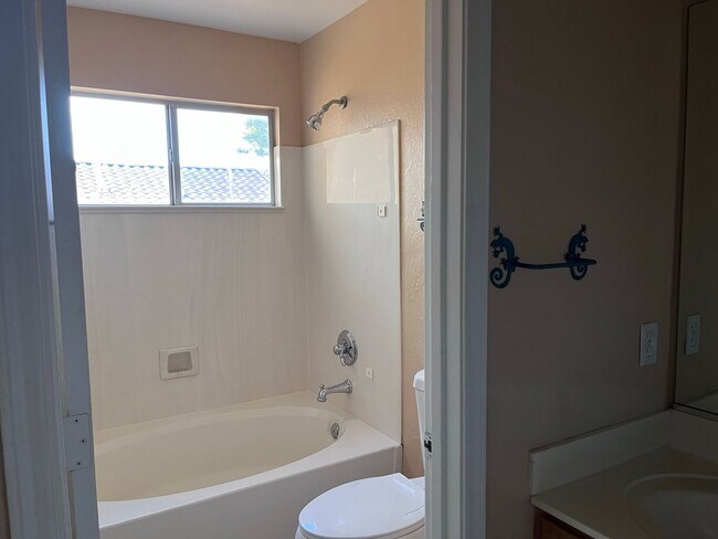Building Photo - 4746 W Carla Vista Dr