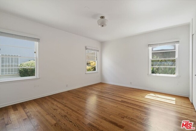 Building Photo - 1229 Smithwood Dr
