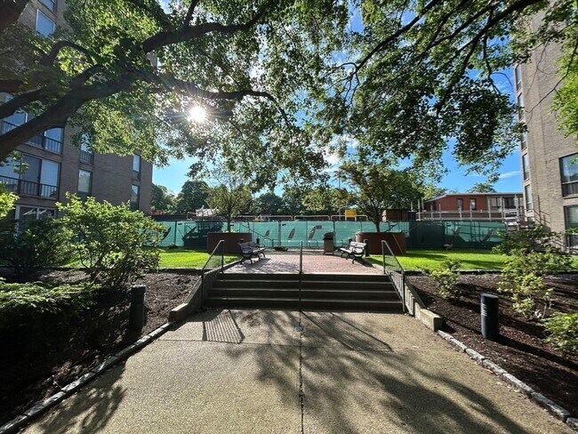 Building Photo - 44 Washington St