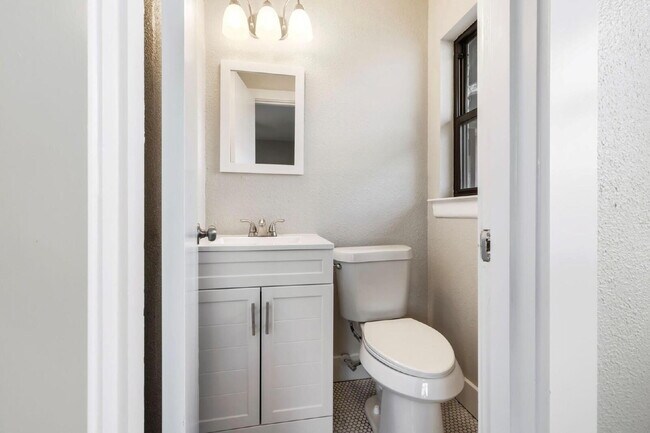 Building Photo - "Fully Remodeled 3-Bedroom Oasis with 2.5 ...