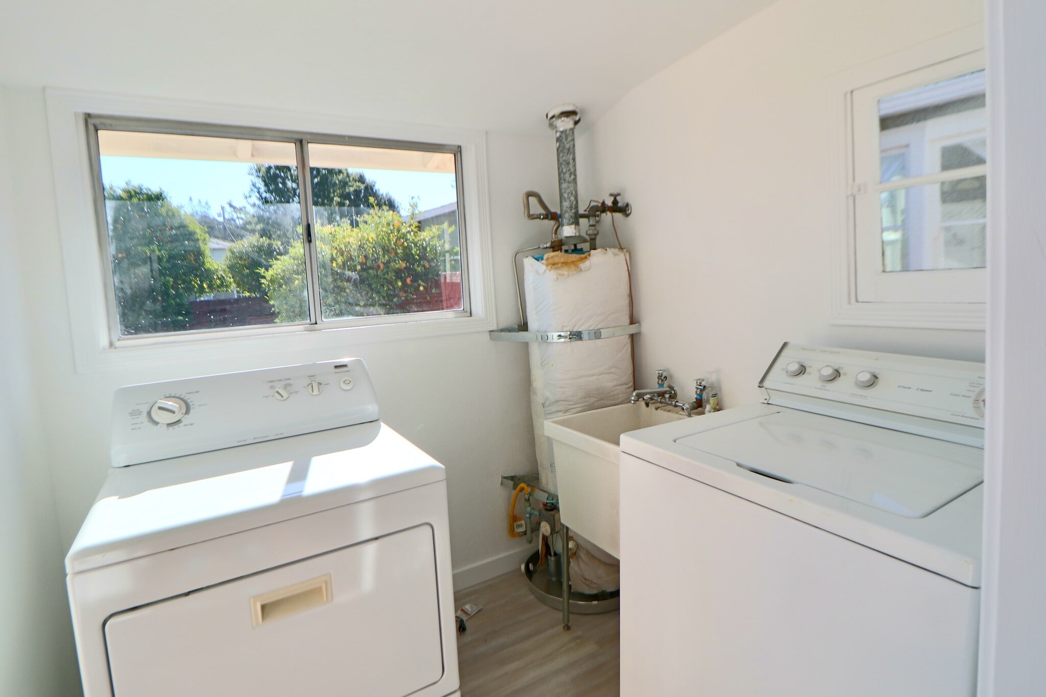 Laundry room - 129 Oakes Blvd