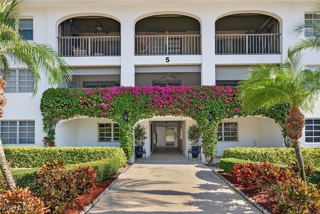 Building Photo - 5 High Point Cir W