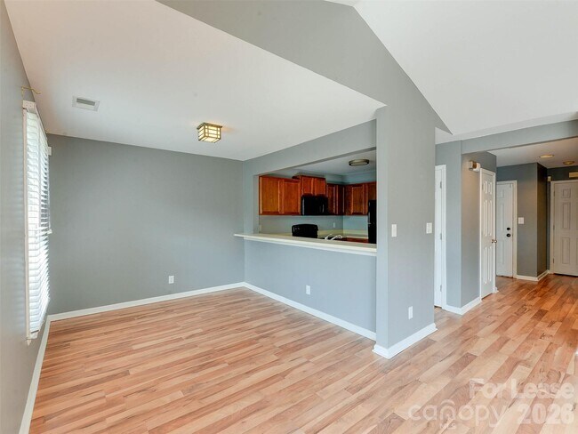 Building Photo - 766 Marsh Rd