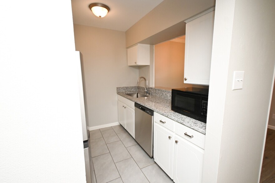 Kitchen 3 - 3820 Fairfield Ave