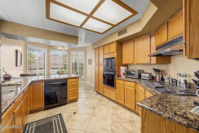 Building Photo - 4106 E Sunnyside Dr