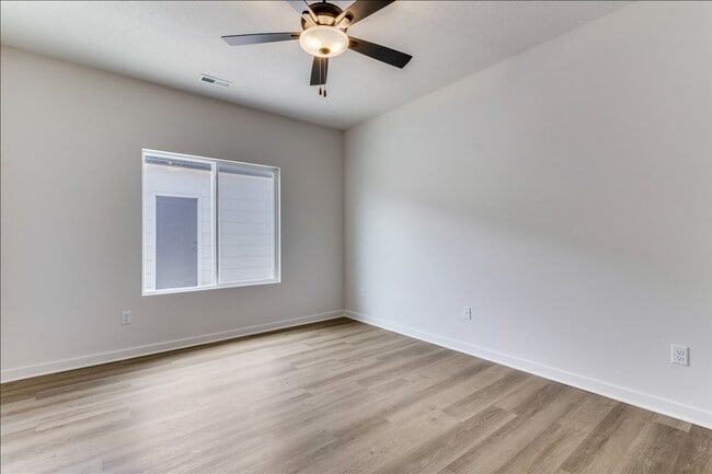 Building Photo - Beautiful Three Bedroom, Two Bathroom