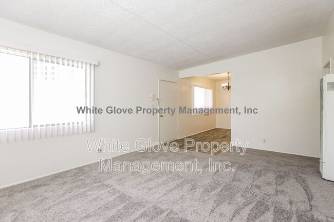 Building Photo - 526 W Chestnut St