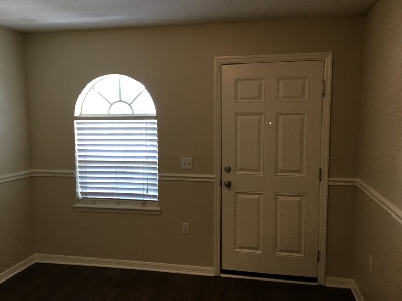 Building Photo - 87211 Kipling Dr