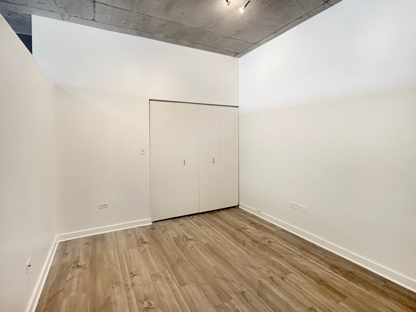 Building Photo - 1720 S Michigan Ave