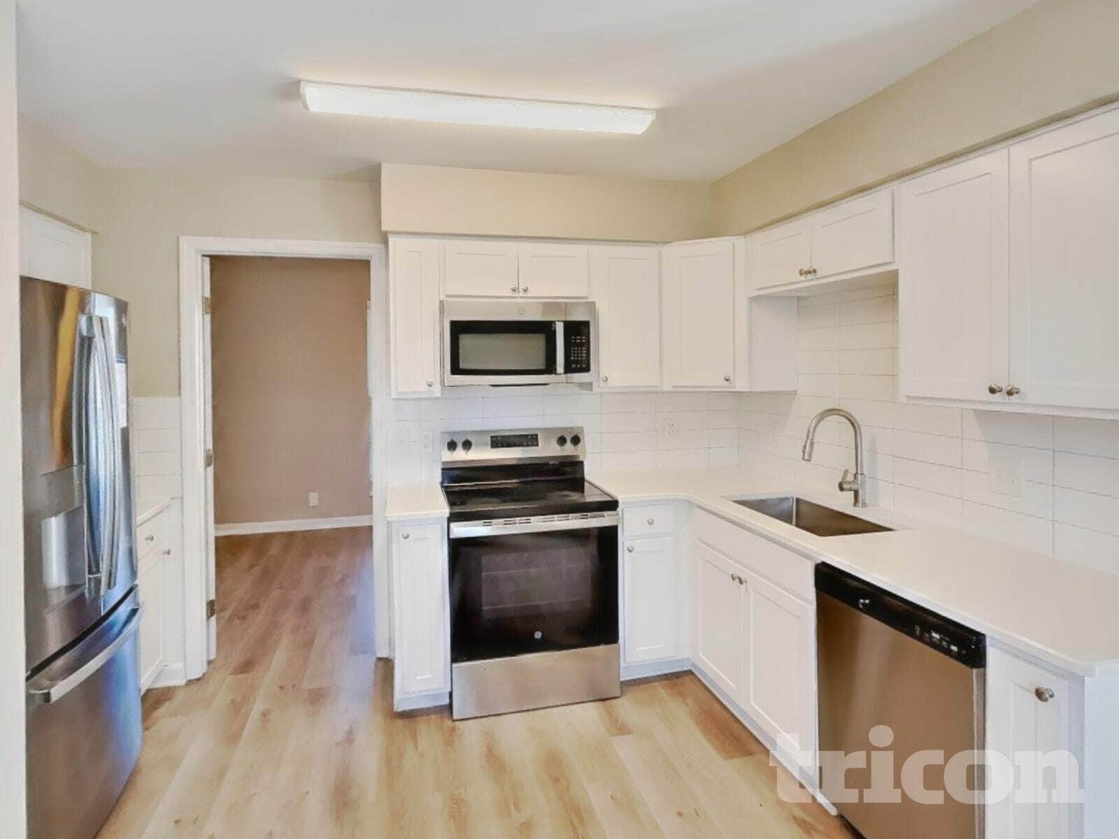 Building Photo - 622 Meadowview Dr