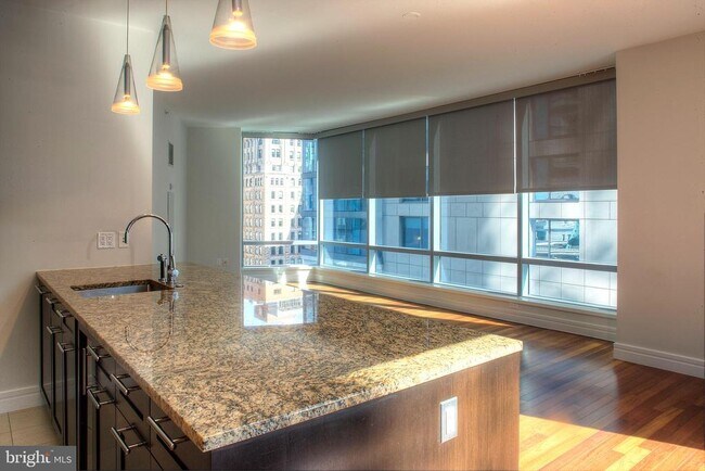 Building Photo - 1414 S Penn Square