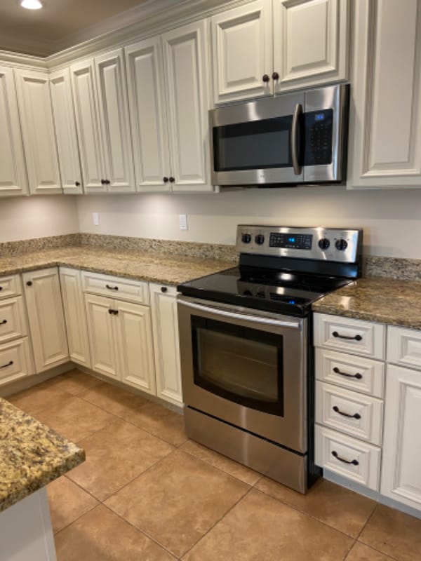 Building Photo - 4412 Vanda Dr