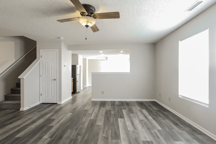 Building Photo - 10842 Wymm Ln