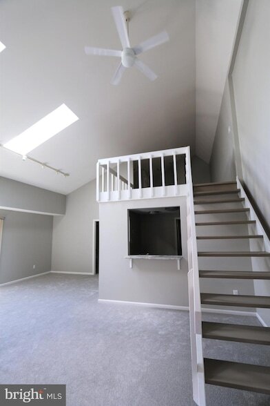 Building Photo - 1709 Mountainview Dr