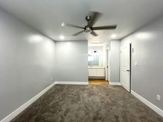 Building Photo - 1708 E Fairfield Ct