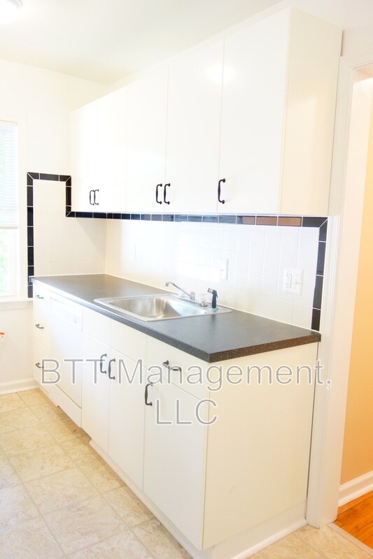 Building Photo - 8401 Flower Ave