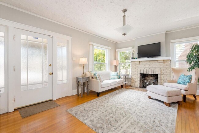 Building Photo - 3611 W Bay to Bay Blvd