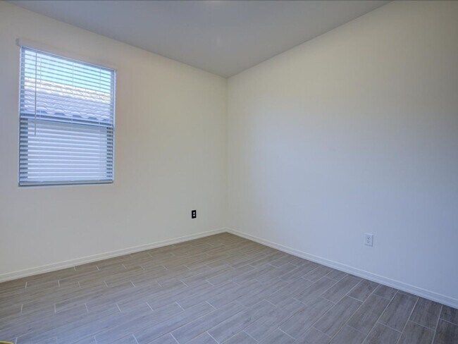 Building Photo - 3 Bedroom 2 Bathroom With Office/Flex room Located in RANCHO SAHUARITA!