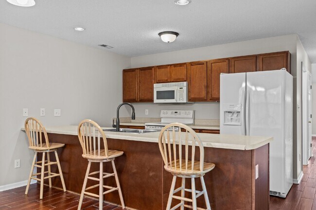 Building Photo - 178 Kelly Cir