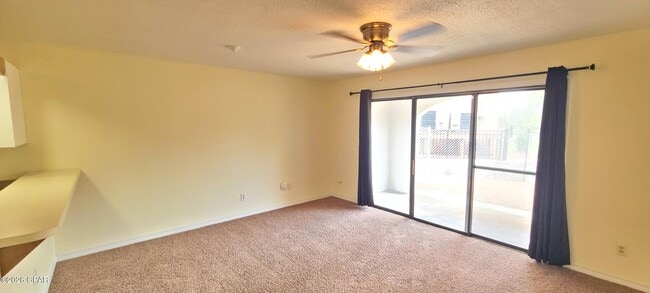 Building Photo - 8730 Thomas Dr