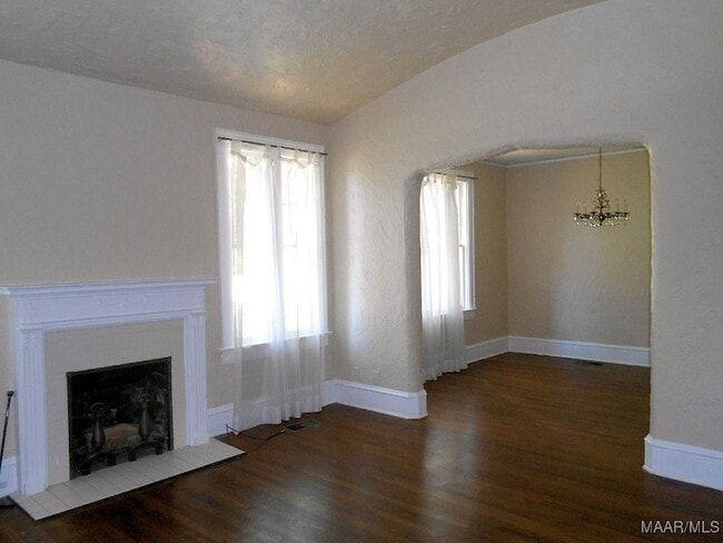 Building Photo - 1458 Watson St