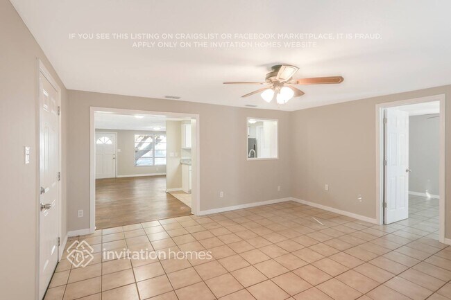 Building Photo - 10824 Oakdale Ave