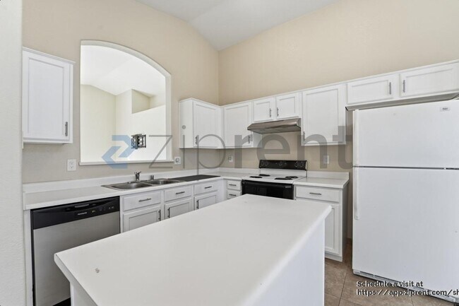 Building Photo - 17216 N Wavyleaf Ave