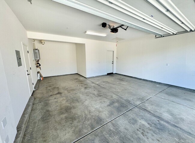 Building Photo - Beautiful home in Springlake!!