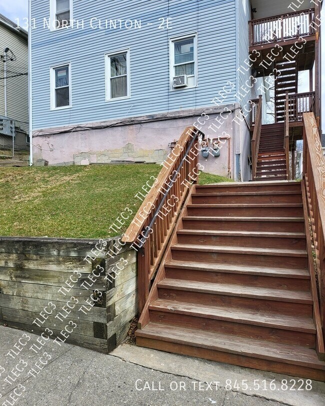 Building Photo - 131 North Clinton-2E