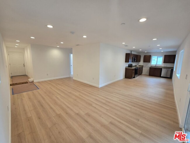Building Photo - 14756 Lemay St