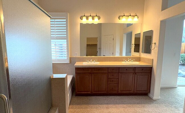 Building Photo - 1635 Murrieta Ct