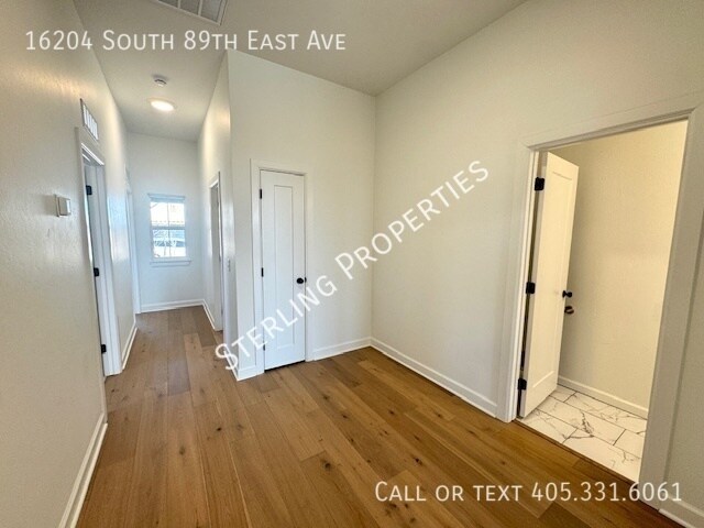 Building Photo - 16204 S 89th E Ave
