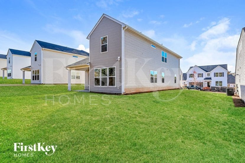 Building Photo - 538 Hillpark Ln