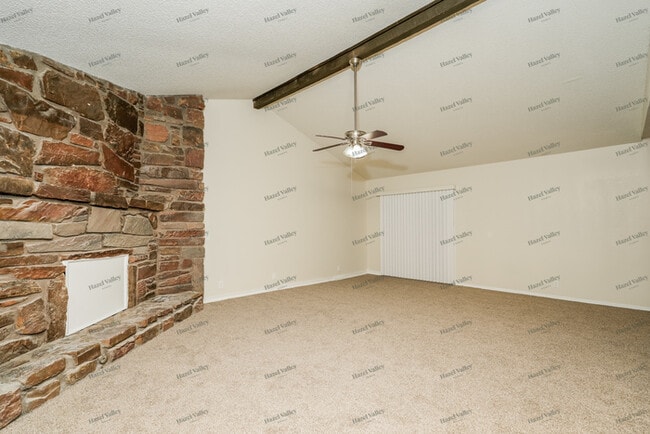 Building Photo - 6905 S Oswego Ave