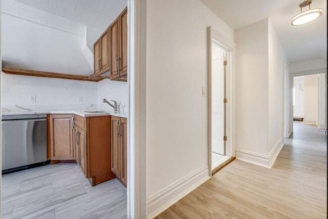 Building Photo - 304 Fulton Ave