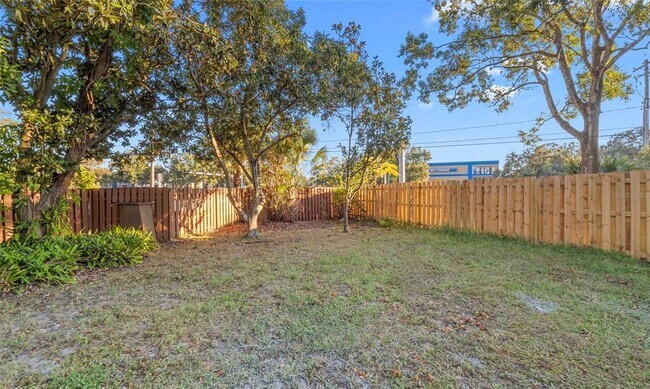 Building Photo - 14615 Daybreak Dr