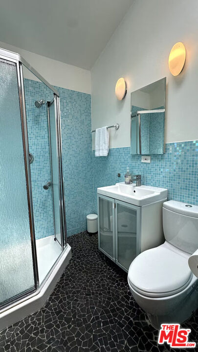 Building Photo - 3617 Maplewood Ave