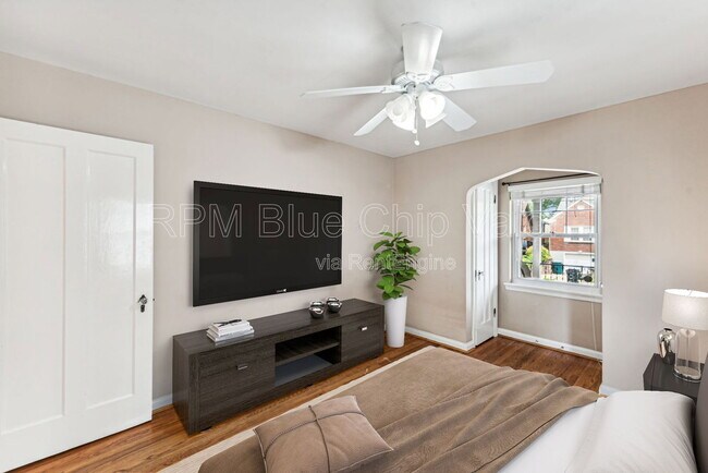 Building Photo - 3331 Ameliamont Ave